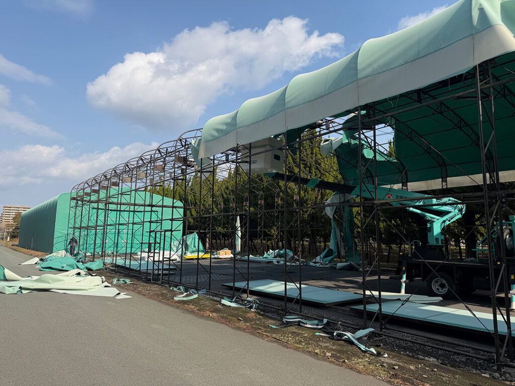 簡易格納機材幕張替え（熊本市）